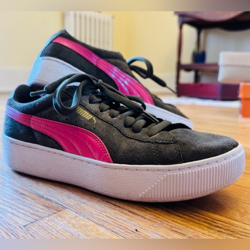 Puma Women's Olive and Fuchsia Sneakers